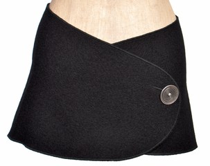 namsa.ch - Nierenwärmer, Hüftgürtel, Cacheur schwarz, aus 100% Wolle und Metallknopf